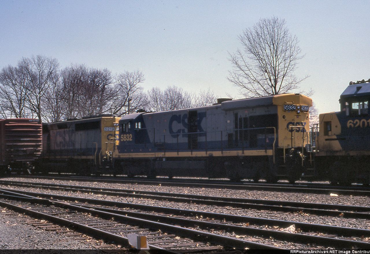 CSX 5832